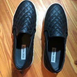 Ecentrcq Black Steve Madden slip on